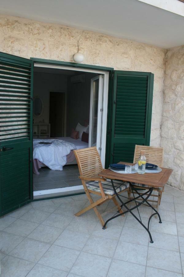 Marinesa Apartment